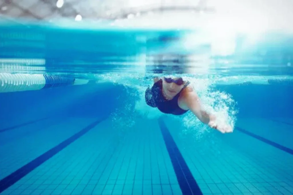 Swimming to reduce back pain