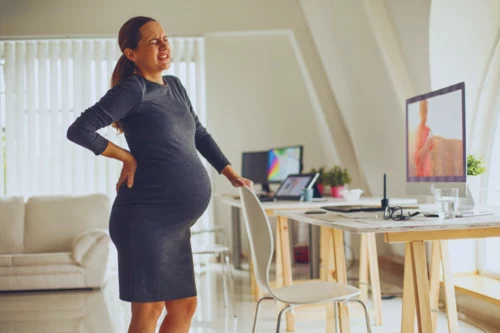 12 ways to treat back pain during pregnancy